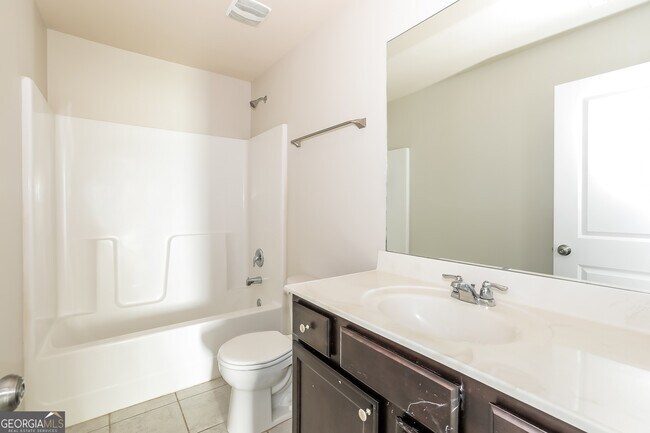 Building Photo - 694 Independence Ave