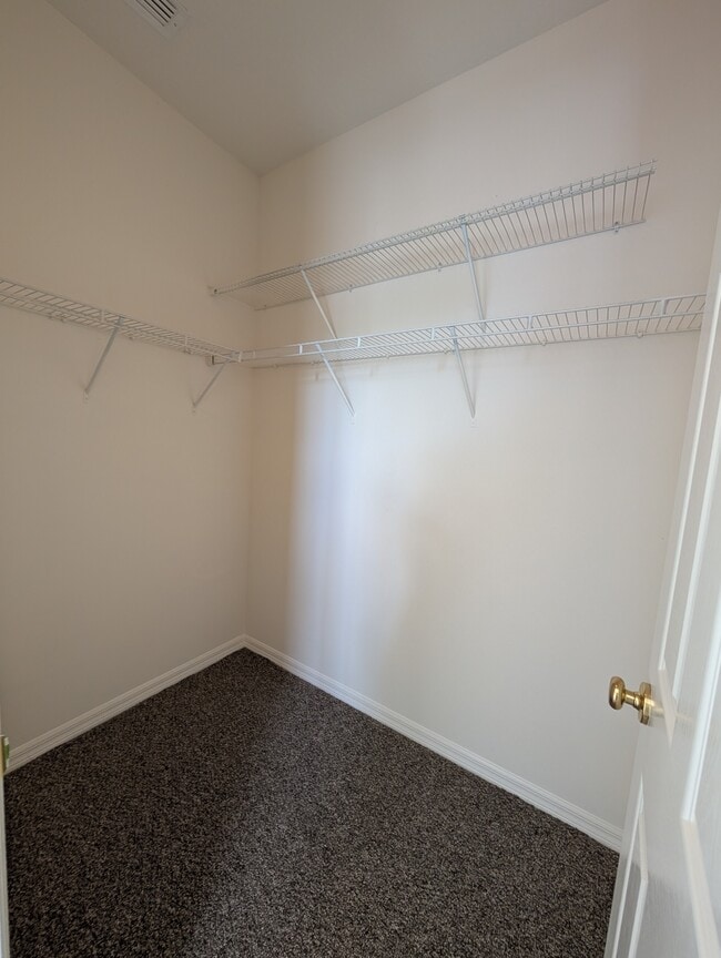 Building Photo - 4004 Crabtree Ave