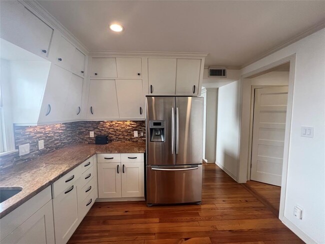Building Photo - 1511 Chelsea Ln