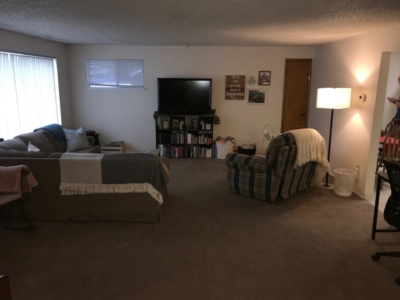 Building Photo - 107 N St SE