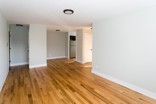 Building Photo - 699 Elm Pl