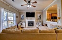 Building Photo - 204 Tivoli Ln