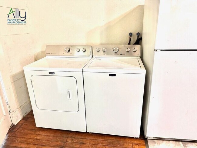 Building Photo - 114 Maywood Ln