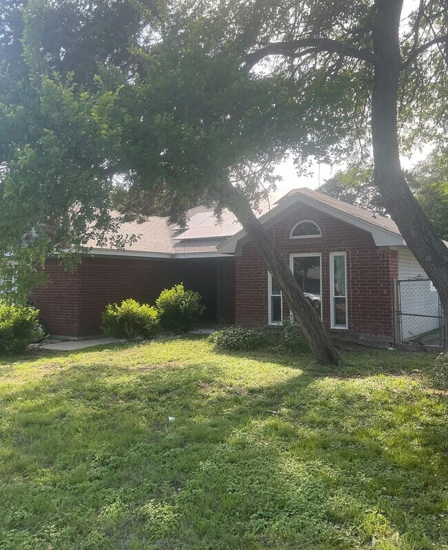 Primary Photo - 2507 Schwertner Dr