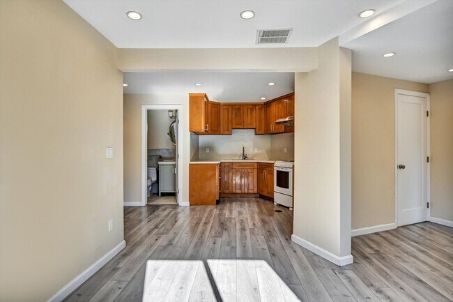 Building Photo - Millbrae 2BR / 2BA Apartment with Private Entrance, Huge Patio & Parking – Near BART, Caltrain & SFO