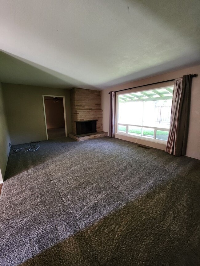 Building Photo - 2205 Monticello Ave