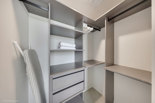 Building Photo - 698 N Miami Ave