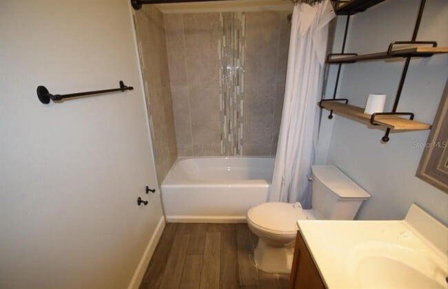 Building Photo - 241 Pine Shadow Ln