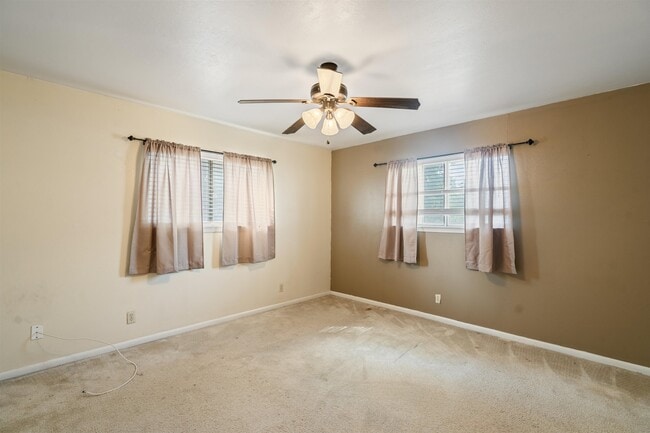 Building Photo - 105 Delmar Ln