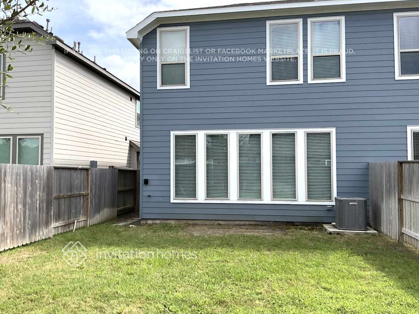 Building Photo - 4023 Champlain Wy