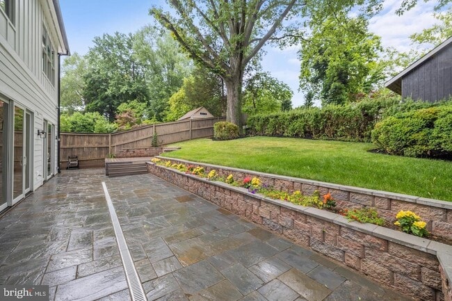 Building Photo - 8609 Woodbrook Ln