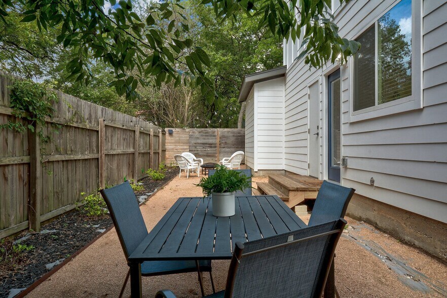 Backyard, zeroscape - 413 W Odell St