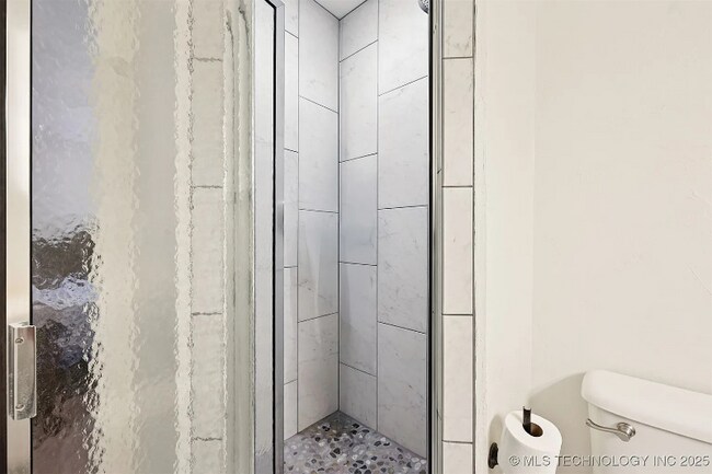 Building Photo - 6814 S Toledo Ave