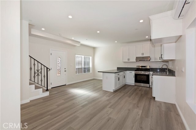 Building Photo - 3657 Mountain View Ave