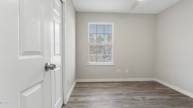 Building Photo - 1712 Vecuna Cir