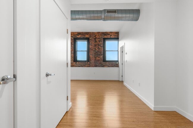 Building Photo - 881 Lafayette Blvd