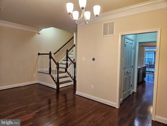 Building Photo - 6041 Maple Hill Rd