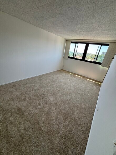 Building Photo - 5911 Edsall Rd