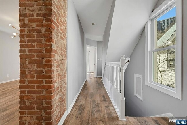 Building Photo - 30 Columbia Terrace