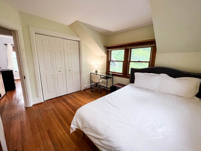 Building Photo - 110 Linden Ave