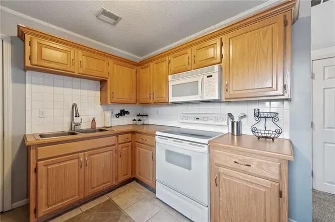 Building Photo - 2101 SW Wall St