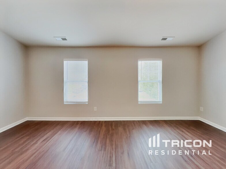 Building Photo - 264 Farrington Dr