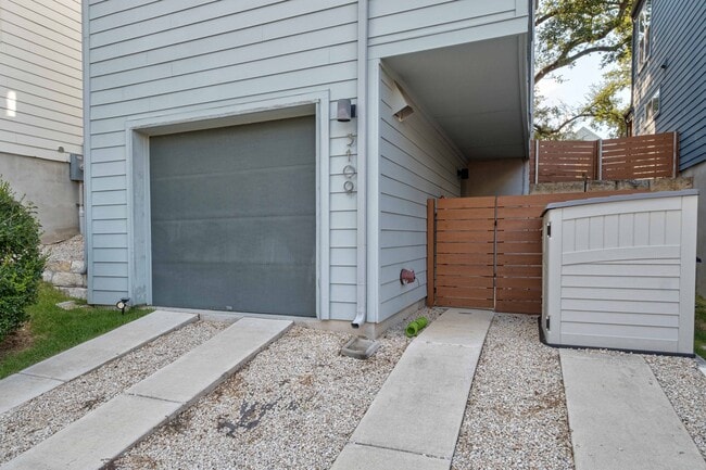 Building Photo - 3109 Aldwyche Dr