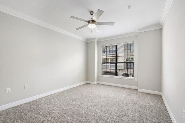 Building Photo - 15200 Memorial Dr