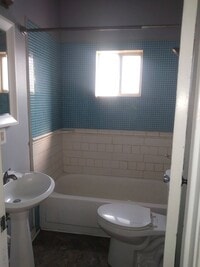 Building Photo - 2 bedrooms, 1 bath, fenced yard near CNM, UNM