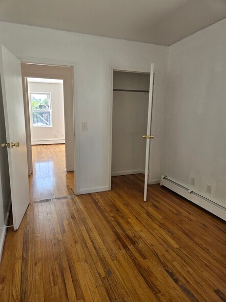 Building Photo - 1733 Montgomery Ave