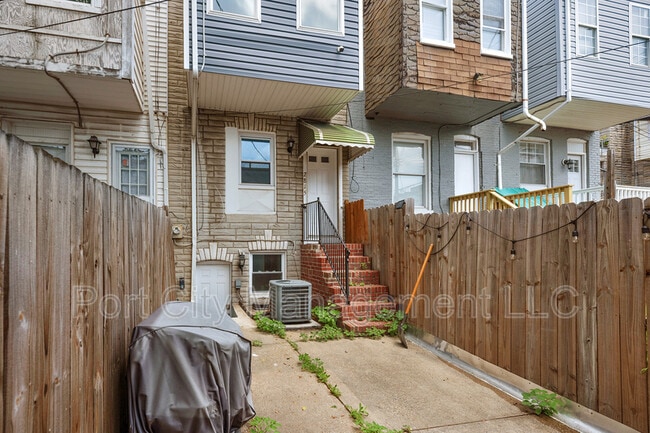 Building Photo - 2815 Orleans St