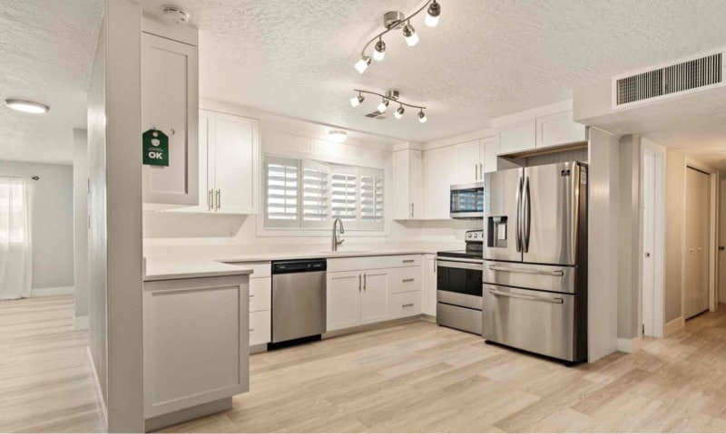Building Photo - 881 S 180 W