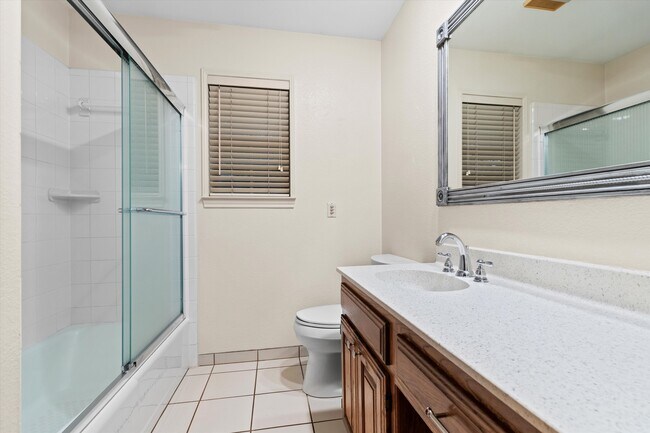 Building Photo - 2007 Harwell St