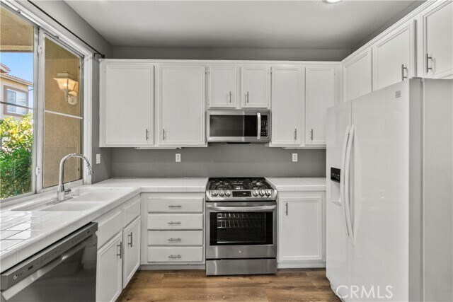 Building Photo - 3336 E Rosedale Ln