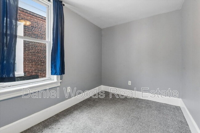 Building Photo - 3560 N 11th St