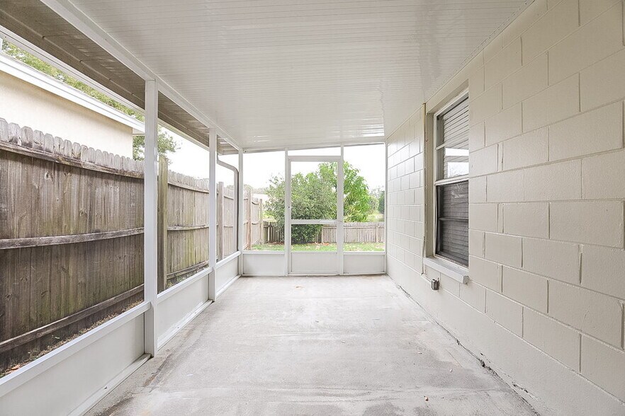 Building Photo - 1822 Coyote Pl