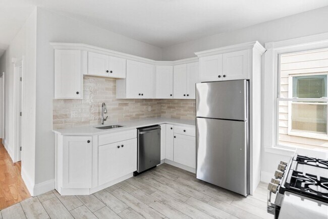 Building Photo - 33 Harbor View St