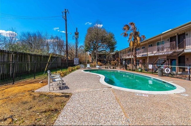 Building Photo - 8110 Albacore Dr