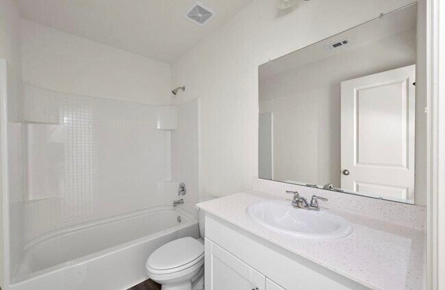 Building Photo - 14882 Calderon Dr