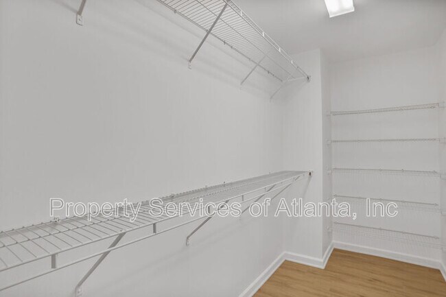Building Photo - 268 Stone Park Dr