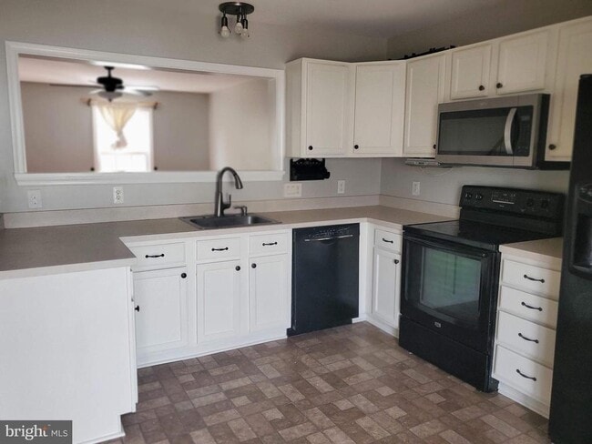 Building Photo - 557 Highland Towne Ln