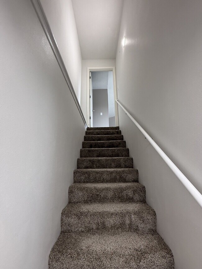 Building Photo - 4BR Basement Home
