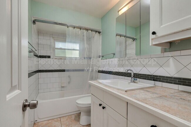 Building Photo - 5376 Majestic Island Cir