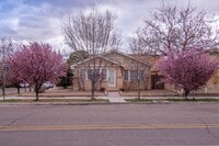 Building Photo - 902 Marquette Ave NW