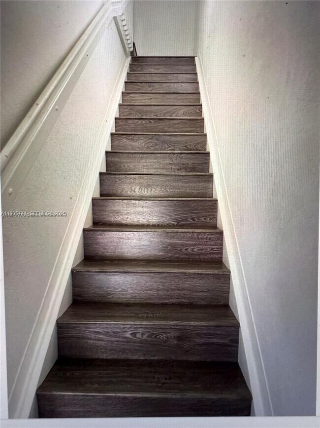 Building Photo - 4932 SW 140th Terrace