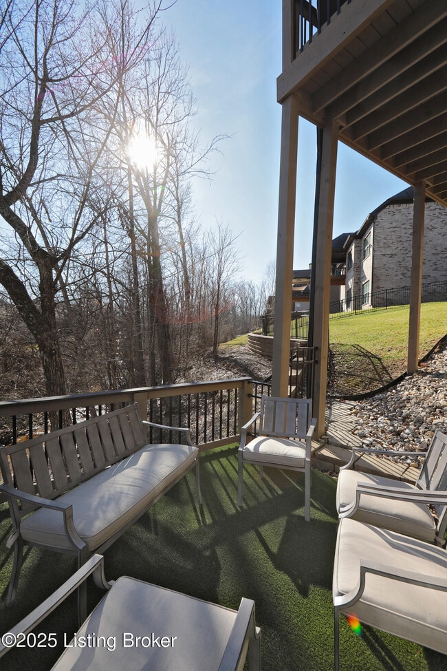 Building Photo - 14000 Glendower Dr