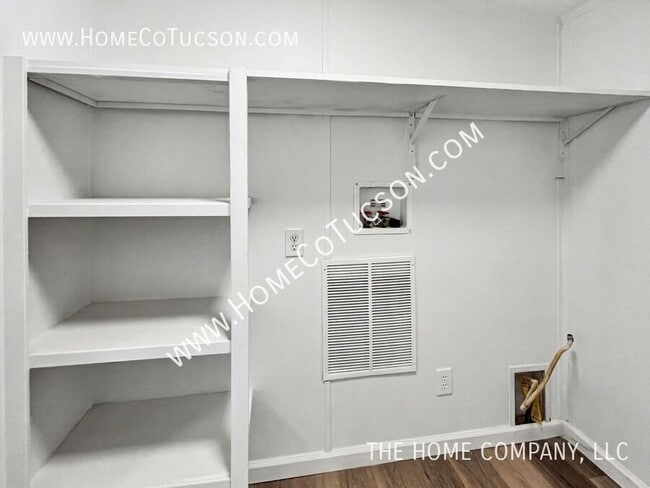 Building Photo - 9950 N El Uno Minor