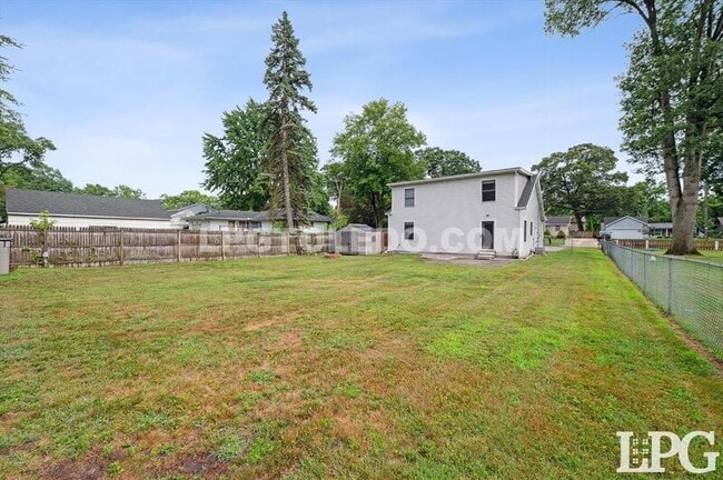 Building Photo - 7044 Springfield Dr