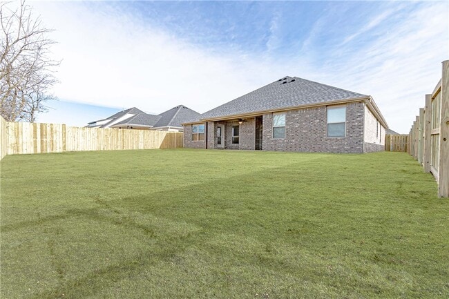 Building Photo - 219 S Geranium Ln