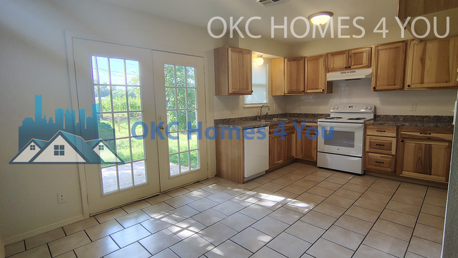 Building Photo - Remodeled 3 Bed in Mustang
